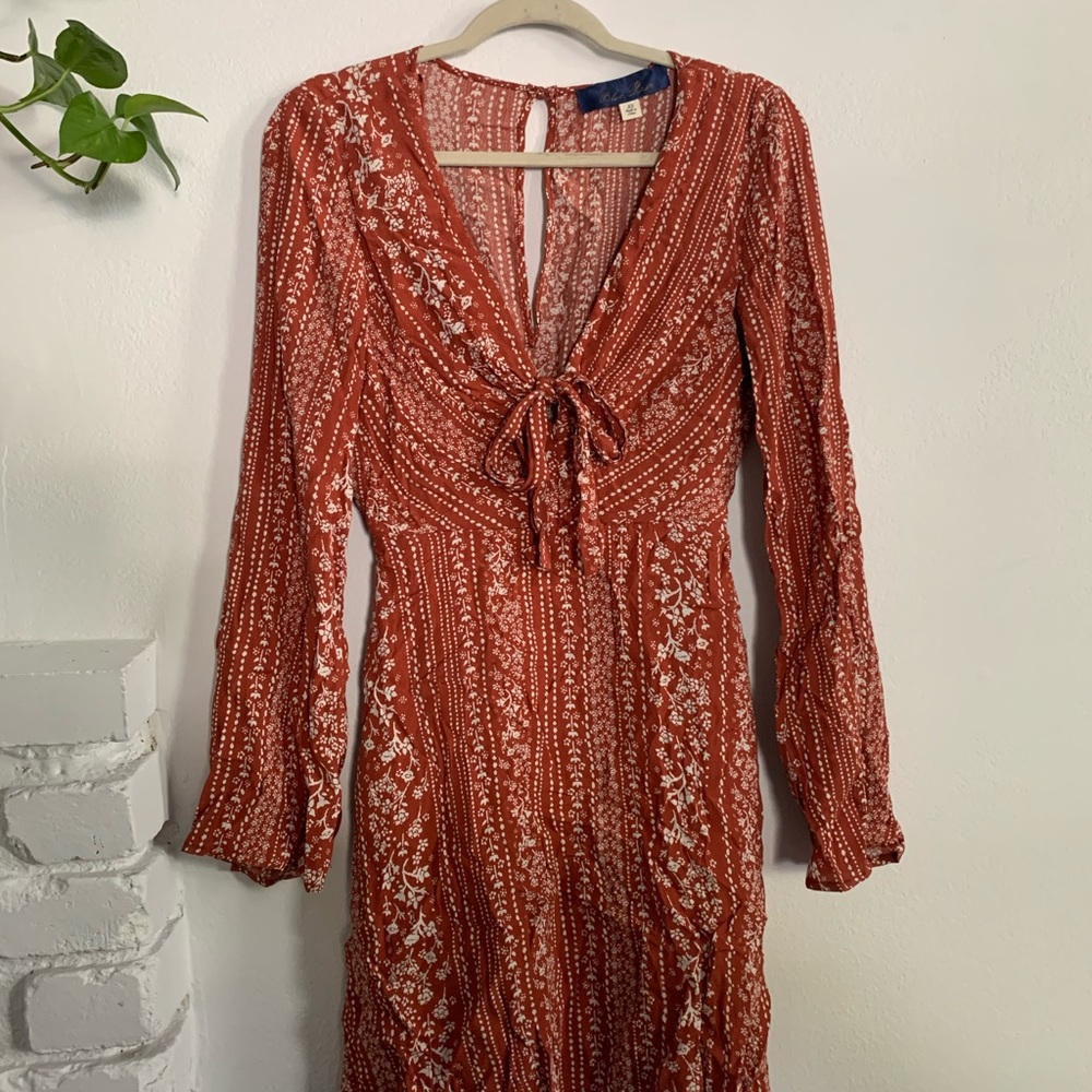 Dainty floral dress with sleeves